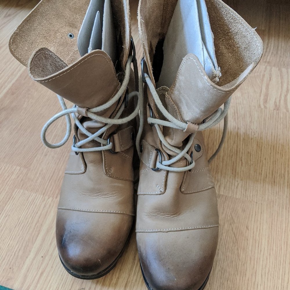 Sorel Joan of Arctic Wedge boot Size 11